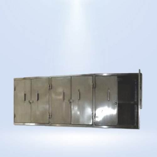 SS WALL MOUNTED STORING RACK